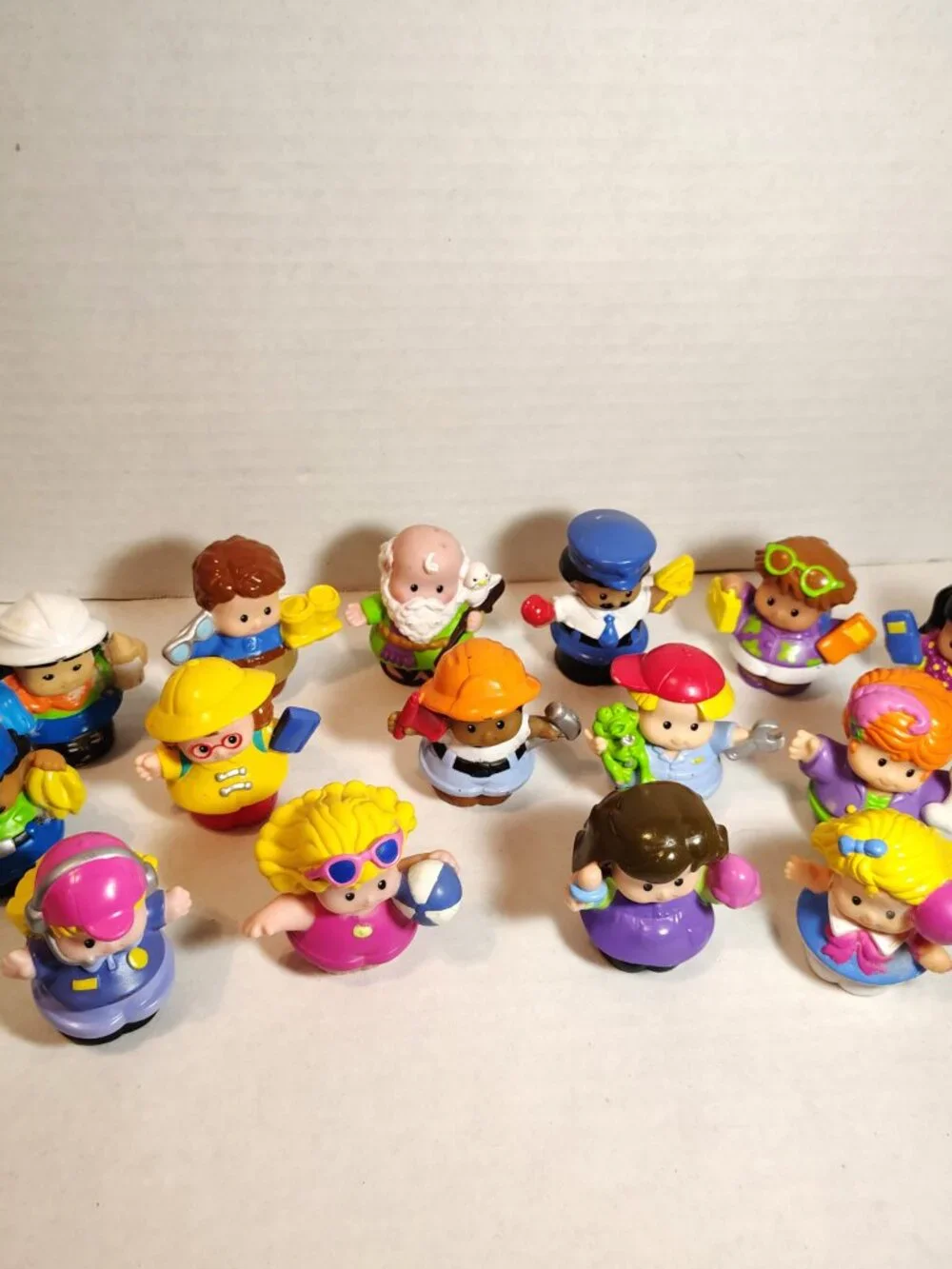 Fisher Price 15 Little People Construction Mechanic Zoo Beach Noah